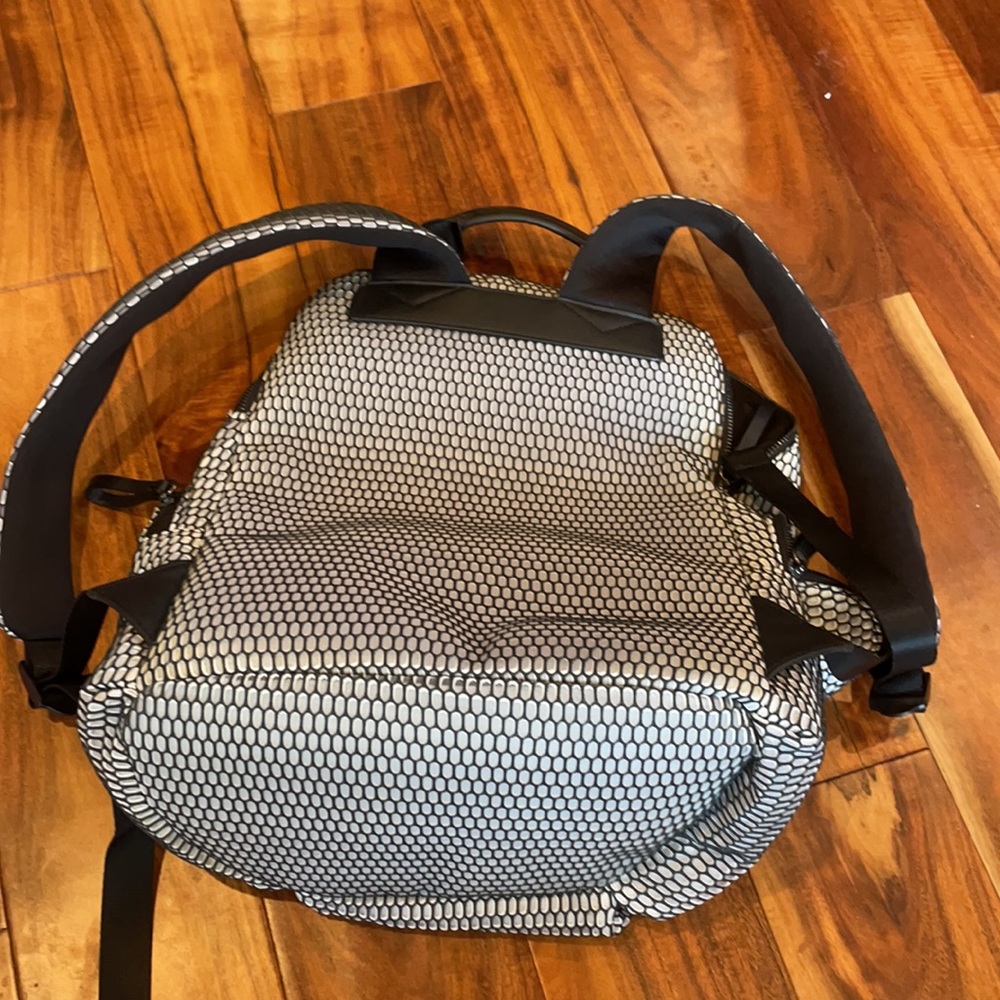 Backpack. Never used - Picture 2 of 6